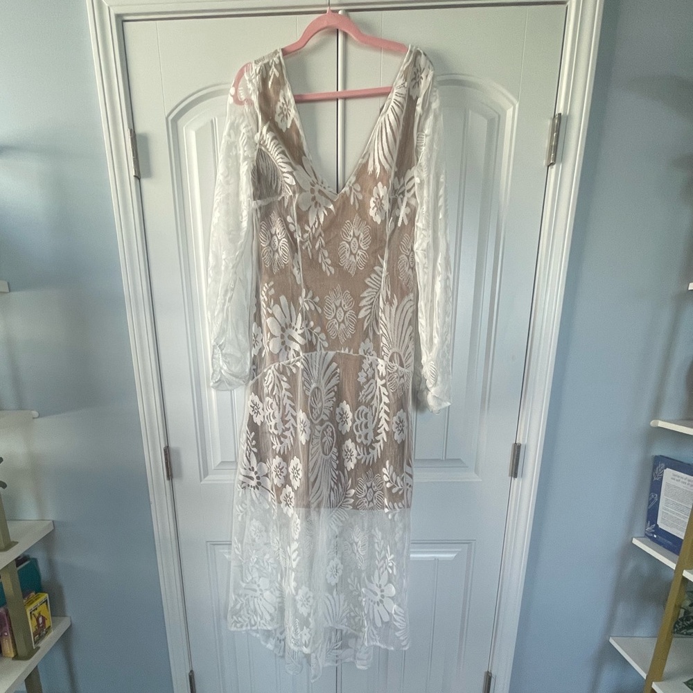 🆕White and Tan Lace Dress Size Large